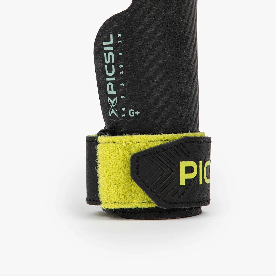 Picsil Hawk Grips + Wristbands